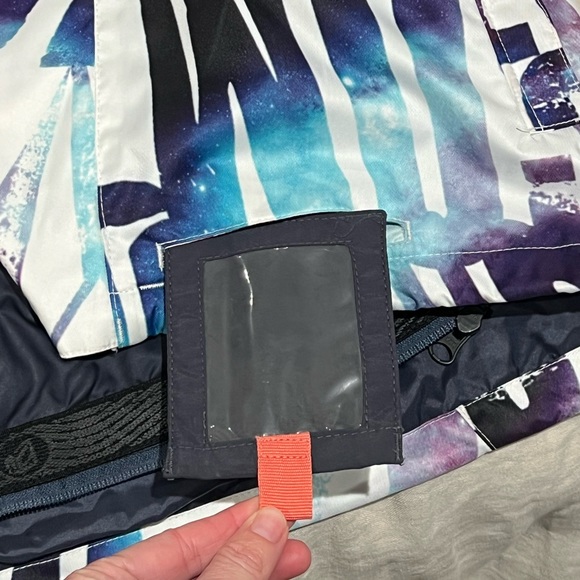 Volcom Snowboard Jacket - Picture 10 of 11